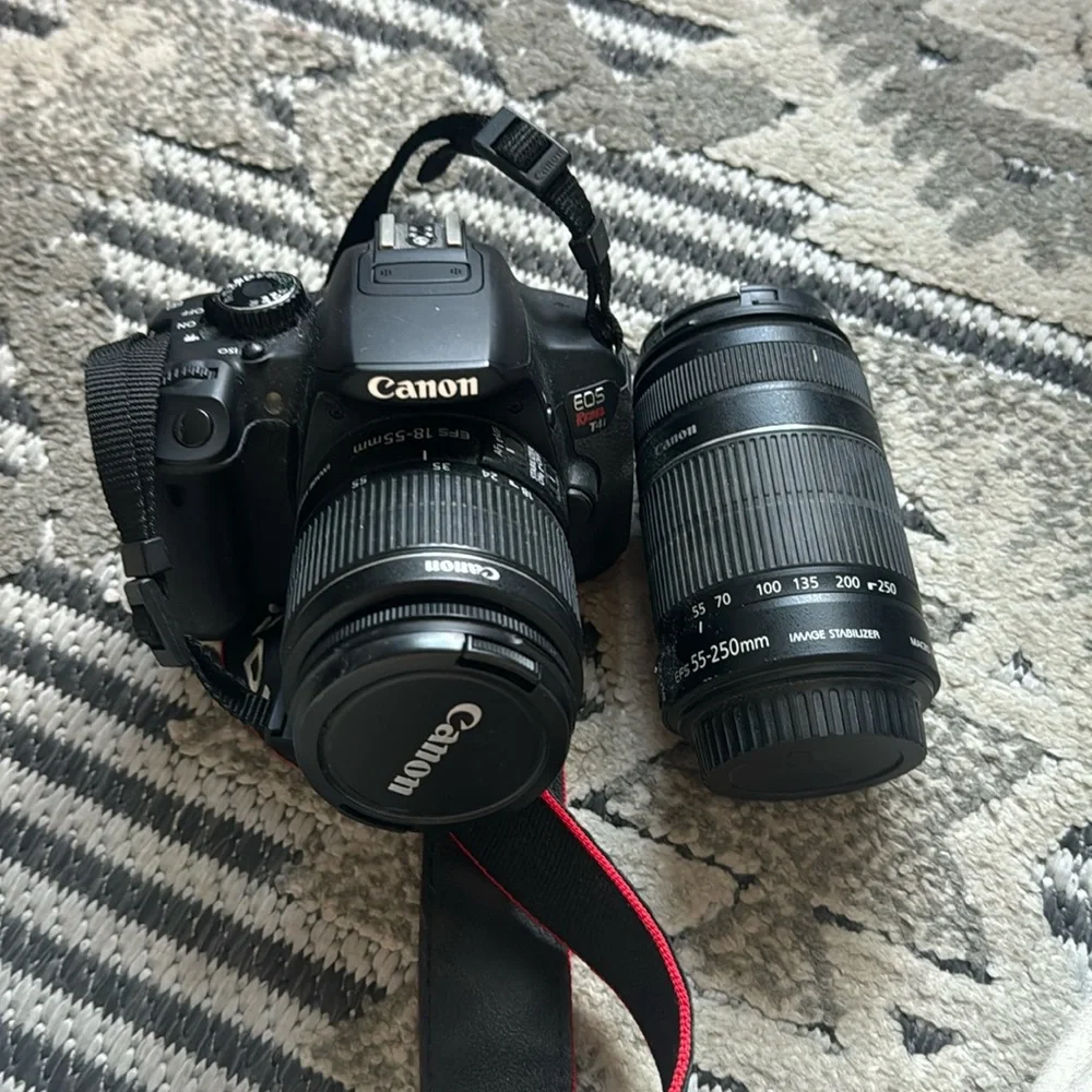 Cannon rebel t4i with extra lens and charger